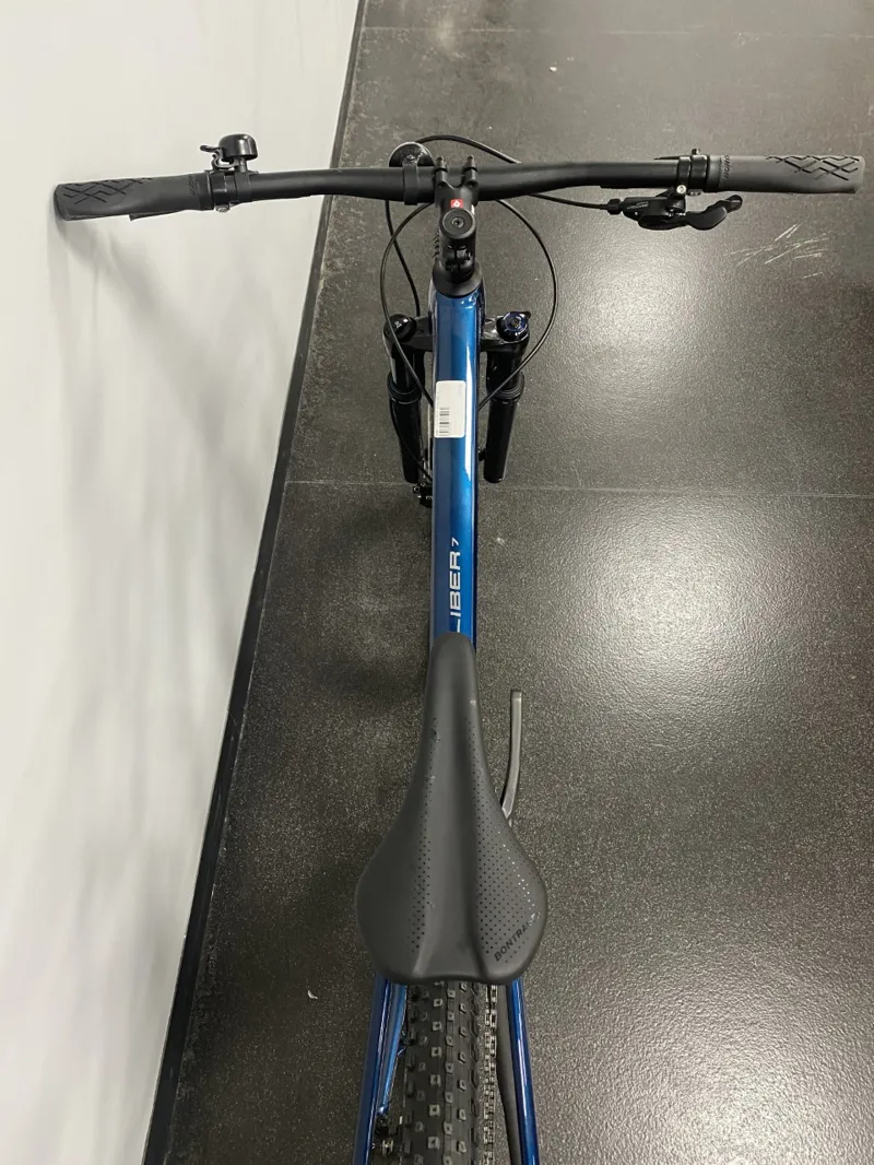 Ex-Display Trek X-Caliber 7 Hardtail Mountain Bike XS 2021 in Mulsanne Blue-1